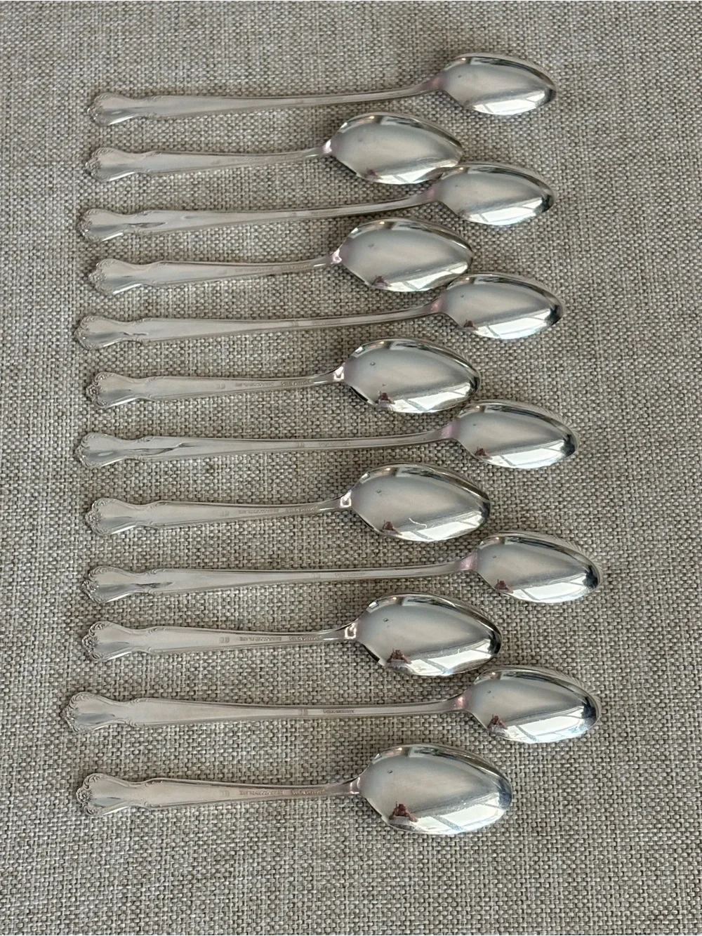 12 piece Rogers & Bro Remembrance Silverplate Spoon Set Tea & Iced Tea